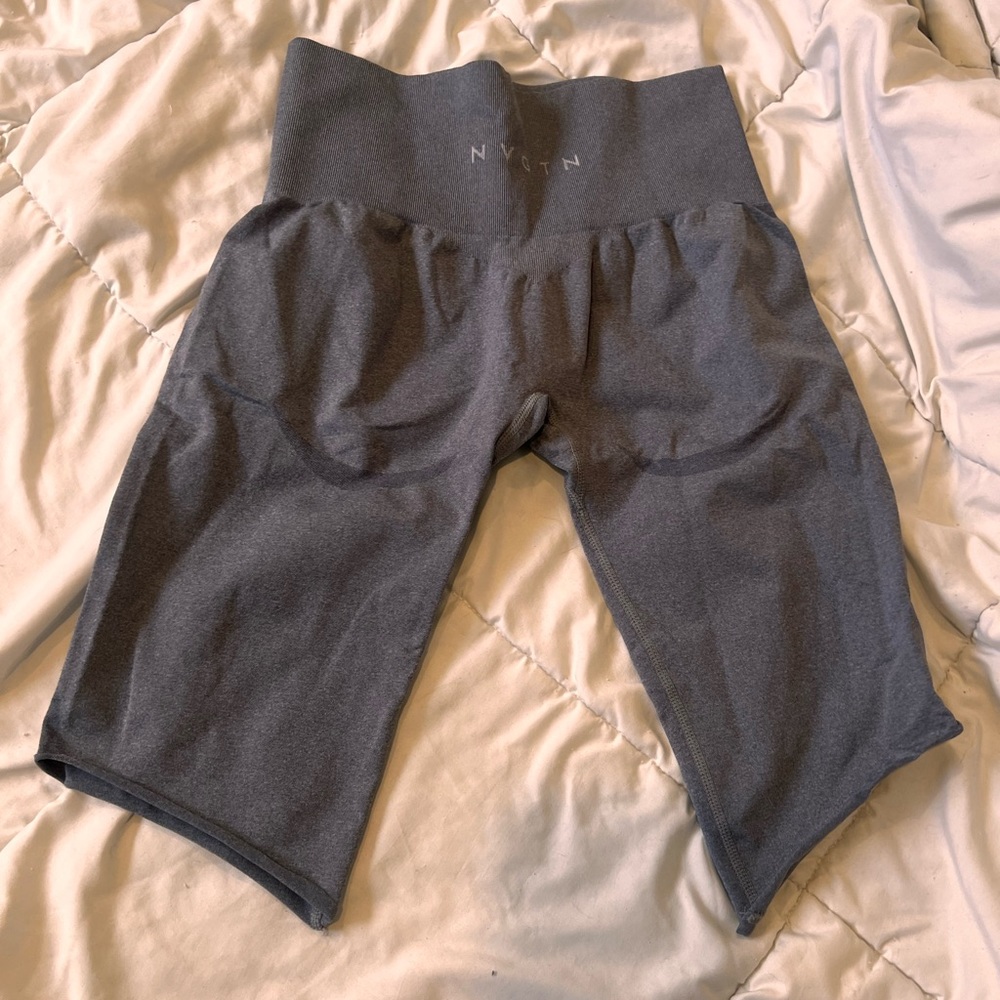 NVGTN leggings size small - biker shorts
